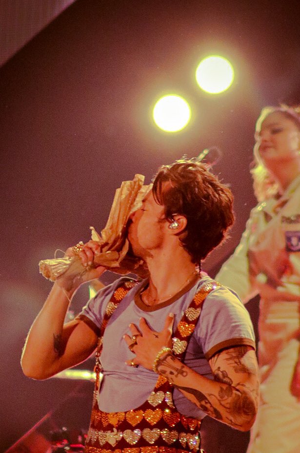 denizashouse's tweet image. 🥹💐 flower boy 💐🥹

#hslot #hslotwembley #hslotlondon