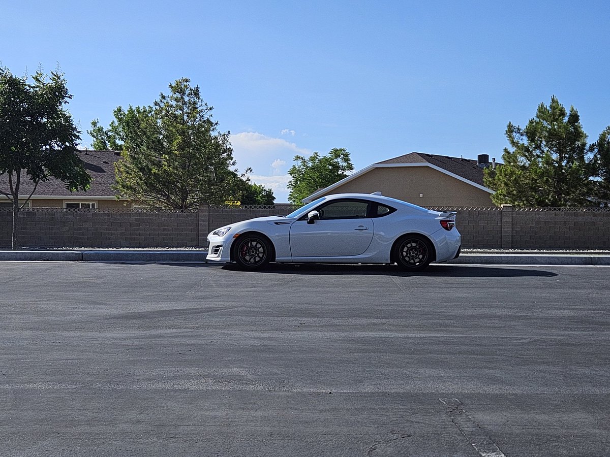 fireyfuck's tweet photo. *insert car joke here* on a side note manual cars are so much more fun to drive than automatic and anyone who thinks differently is just wrong. https://t.co/JrsQINJTfb