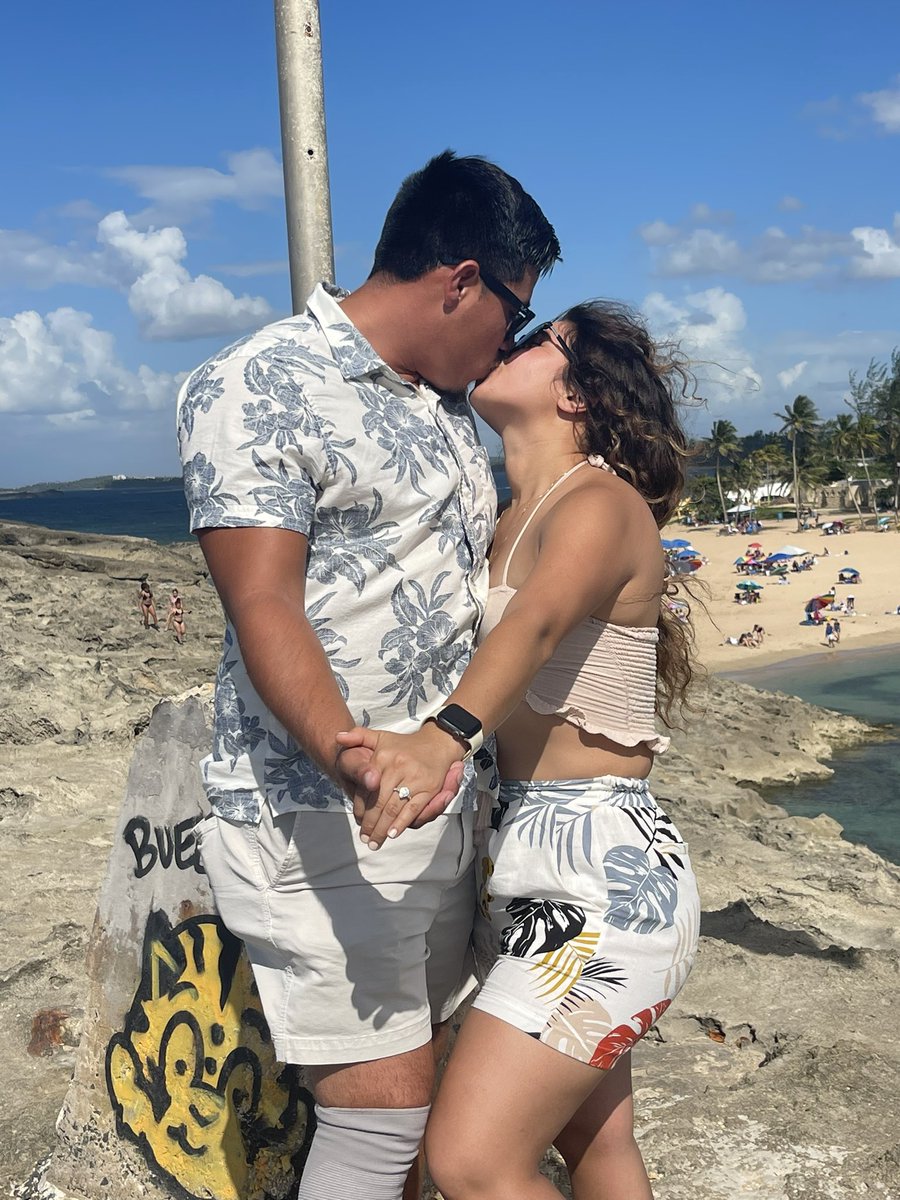Marnaturee's tweet photo. Ya girl is engaged💍♥️ https://t.co/jmX3meMeOk