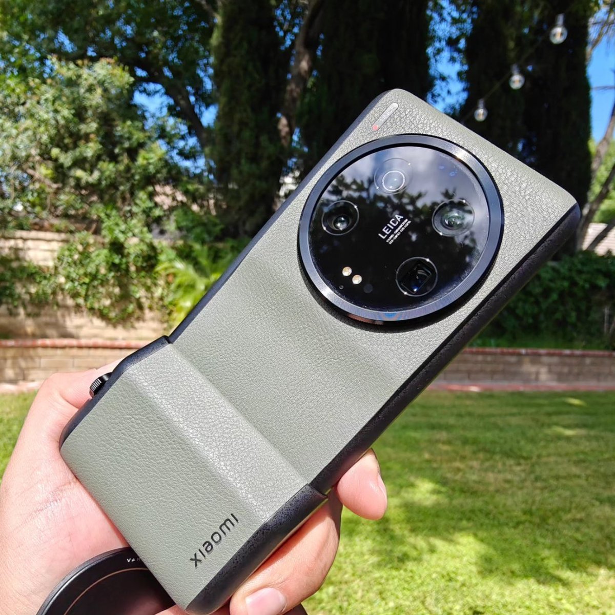 tkdsl8655's tweet image. achievement unlocked, I finally have the xiaomi 13 Ultra photography Kit. 
So happy my order finally came in. 
@xiaomi @Snapdragon
#xiaomi13ultra #cameragrip