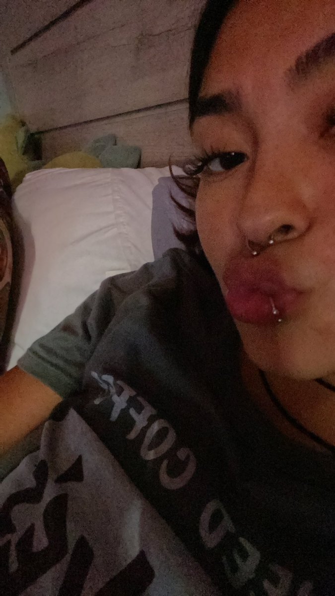 yourgoddessalex's tweet photo. send tribute or die https://t.co/mFNba94Ve3