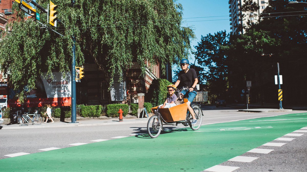 CityofVancouver's tweet image. News release: Vancouver adds new climate measures to support active transportation, increase EV charging, and make it easier to get a heat pump. 

These #ClimateActions benefit residents and bring us closer to our climate goals.

Learn more here ➡️ ow.ly/9Iux50OOPUn