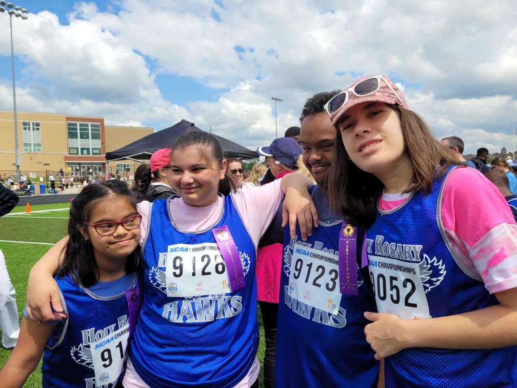 MrsAdamsHRM's tweet photo. Spending time with friends and feeling great as we participate in Special Olympics Track event today!  ⁦@HolyRosaryM⁩ ⁦@MrJMcInnis⁩ https://t.co/MZ6cGKb7wS