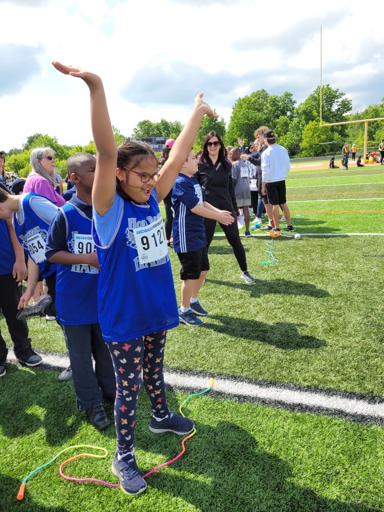 MrsAdamsHRM's tweet photo. Spending time with friends and feeling great as we participate in Special Olympics Track event today!  ⁦@HolyRosaryM⁩ ⁦@MrJMcInnis⁩ https://t.co/MZ6cGKb7wS