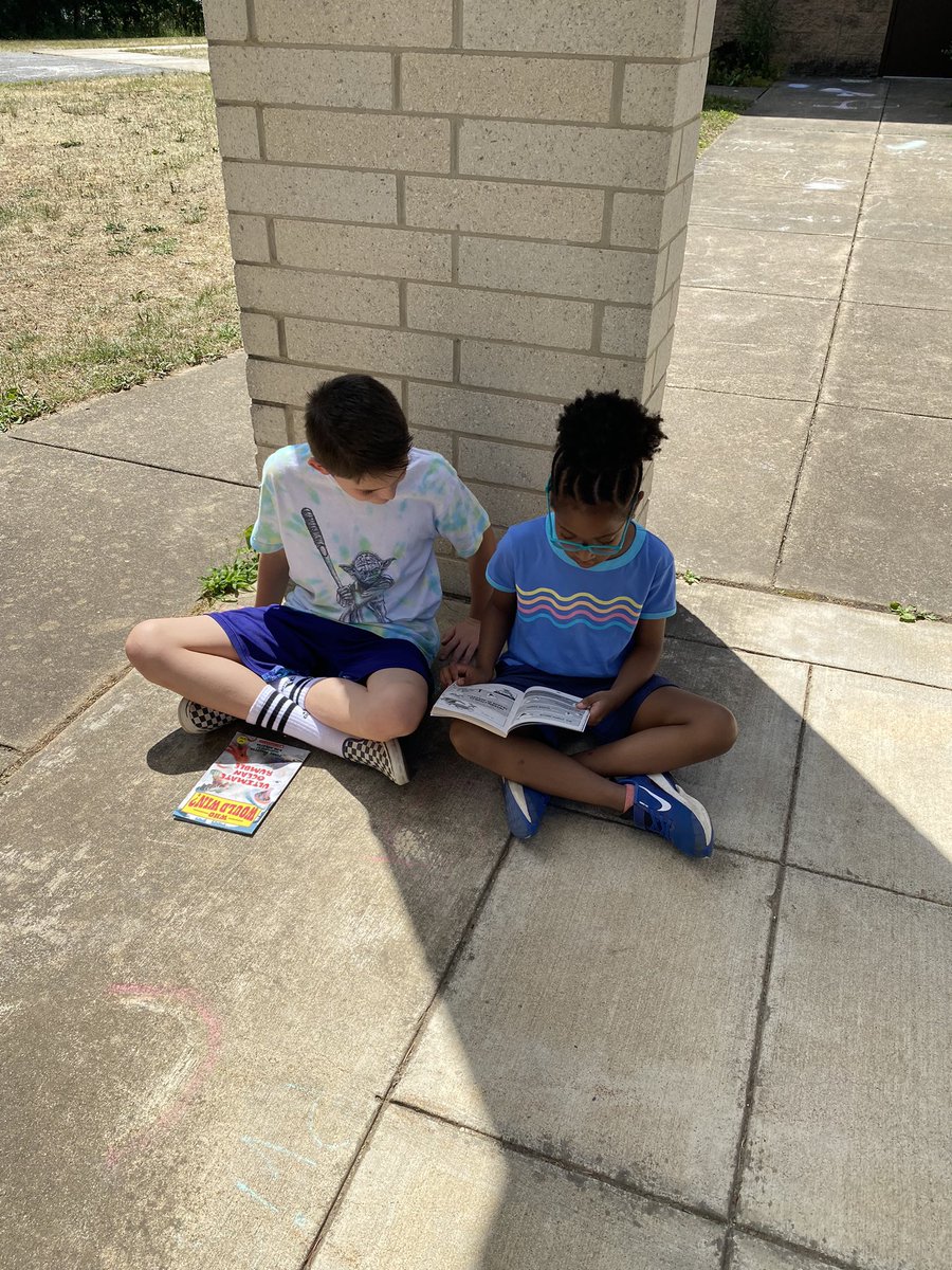 Mrs. Thompson tweet media