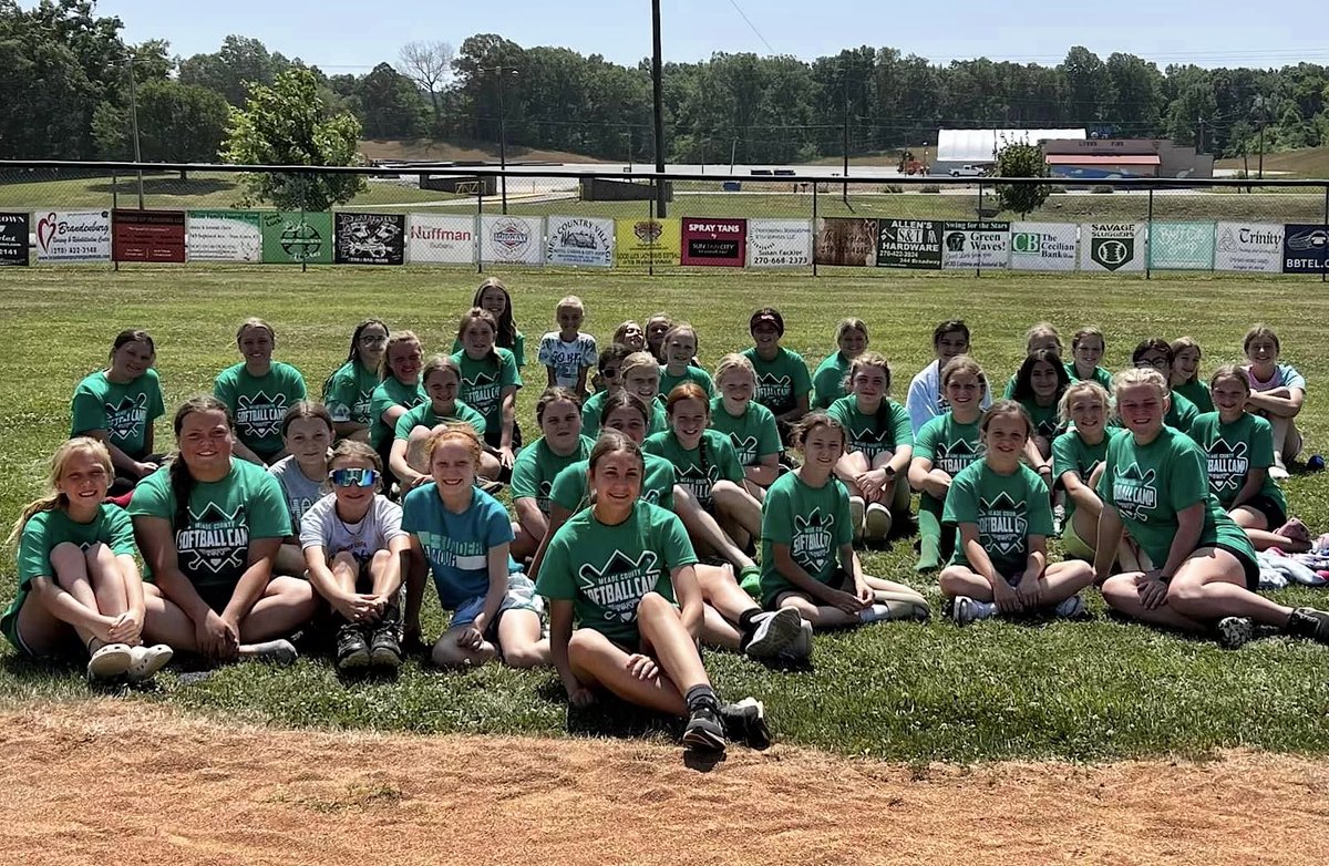 Such an awesome experience volunteering at my @MEADECOUNTYHIGH softball camp. I loved sharing my love for the game with so many of our community youth athletes. #kj2softball @MeadeCoSchools @meade_co