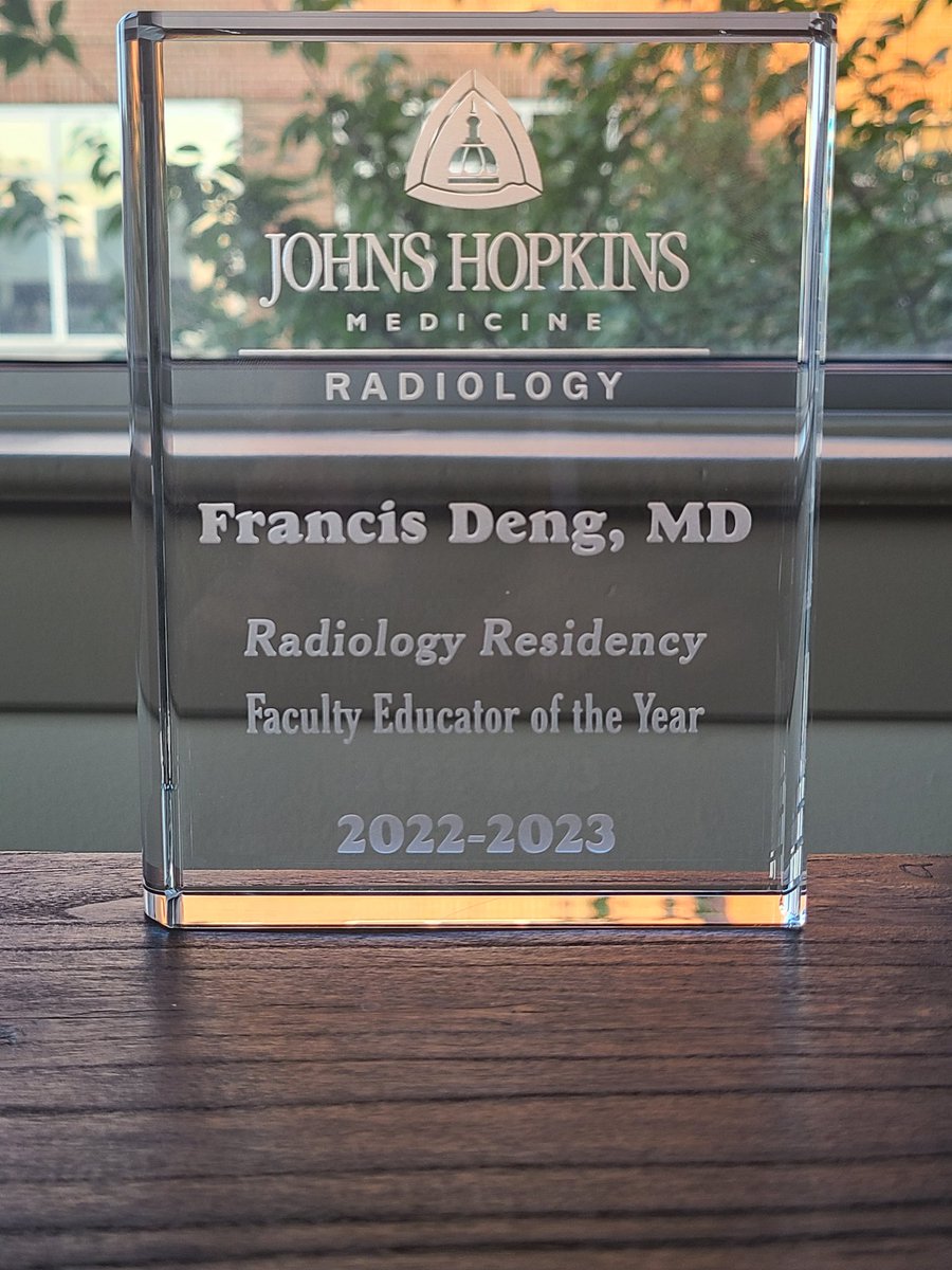 Grateful to receive this honor from our #RadRes @Hopkins_Rad. 🙏Seeing their growth is the real reward. Congrats to our graduating residents; the learning doesn't stop now!