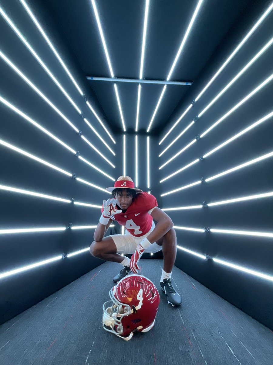 AaronGregory_07's tweet image. Great camp with the #DCBrotherhood 💪🏾 TY @BAMACoachG @HolmonWiggins and Coach Saban for your mentoring today! @bpridgen24 @Rayblinkie1906 @routeking_1 #backtothelab #sophsznloading