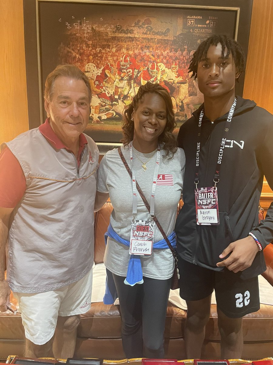 AaronGregory_07's tweet image. Great camp with the #DCBrotherhood 💪🏾 TY @BAMACoachG @HolmonWiggins and Coach Saban for your mentoring today! @bpridgen24 @Rayblinkie1906 @routeking_1 #backtothelab #sophsznloading