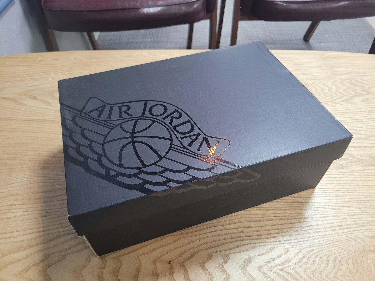 dp292513's tweet photo. Jordan 1 Low SE Craft Tech grey
나의 최초 조던 1 로우 구입!!두둥
아...색깔이 크리미해서 너무 예쁩니다
착화감도 아주 쬬아쬬아~ㅋㅋ
애지중지 열심히 신어야겠당 ㅋㅋ https://t.co/Ad8qfWvy87