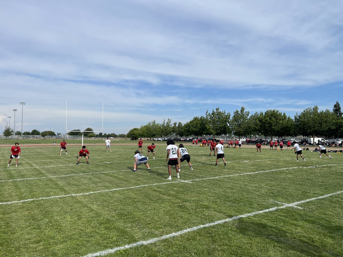 CVHawks_FBall's tweet image. Let’s go boys! Little 7 on 7.