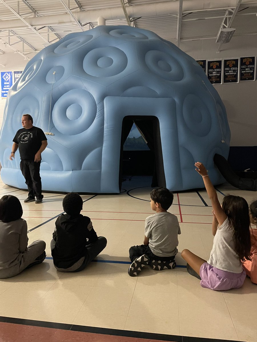 mssantin_grade1's tweet photo. Thank you to Ryan @AstroInAction for such an amazing day. Students were in awe when they saw the giant planetarium. This experience was ‘Out of this World’. ⭐️ 🪐 🚀 @HCMaltonDPCDSB https://t.co/xxDXUyepZf