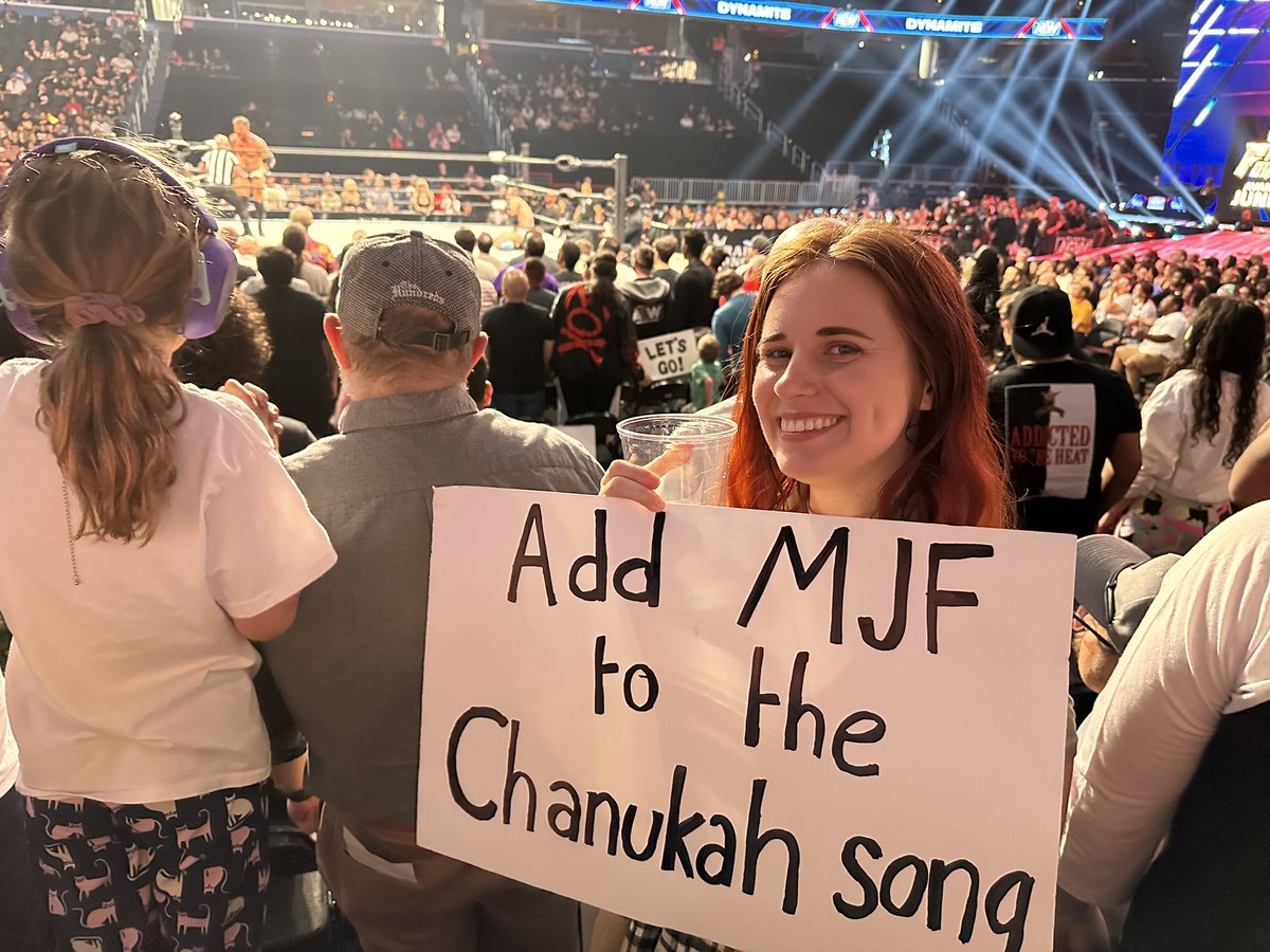 KaylaSighmonds's tweet photo. @AdamSandler pls consider @The_MJF for a verse https://t.co/z84txNpGPb