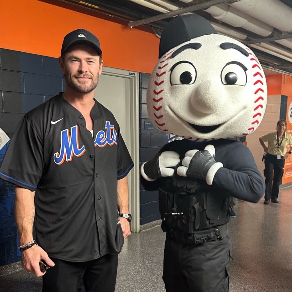 RT @SNY_Mets: The Thor x @MrMet collab you never knew you needed 

(via @MrMet) https://t.co/Due2q2QUHu