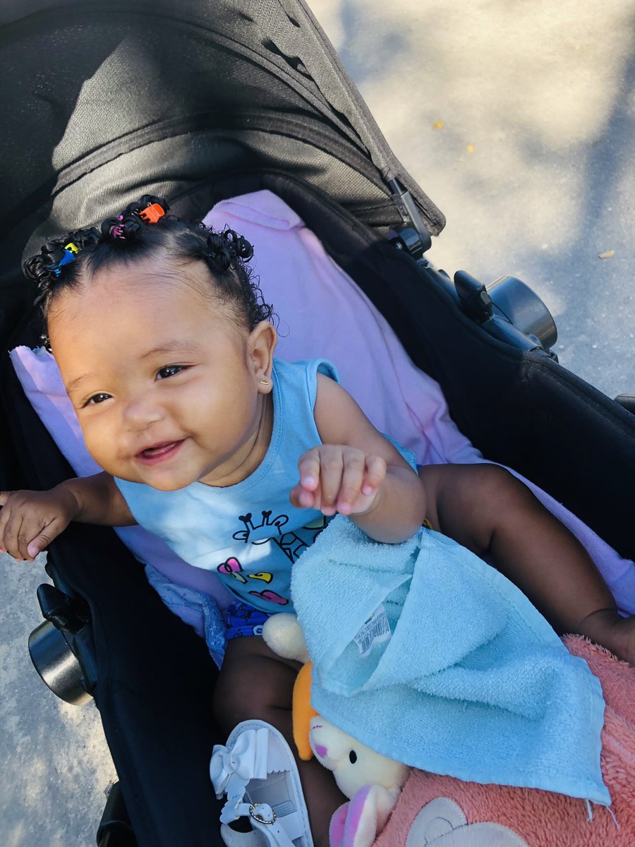 Tempo vai com calma 🥹 Pisquei e minha neném já está c 7 meses 🥰👧🏽❤️