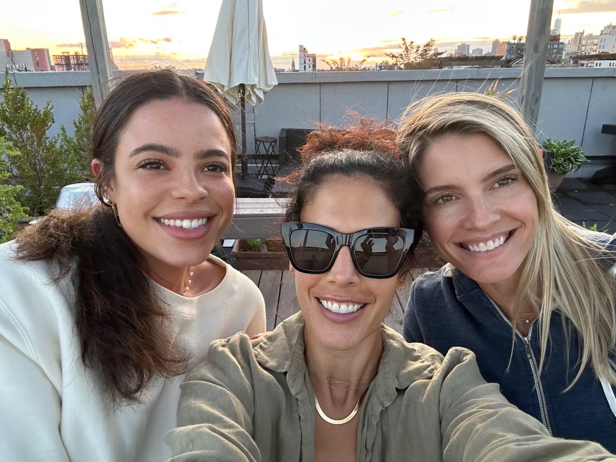 The love for these gals 💙