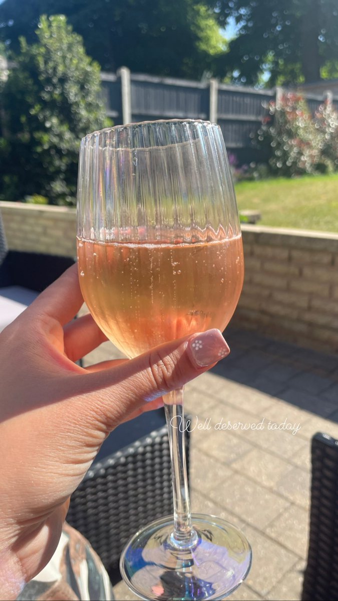 MsKeliris's tweet photo. What a great day! Cheers to my colleagues and the great team @HillocksPrimary . Here’s to a well deserved drink and rest this evening #teacherlife #earlyreading #phonics #TeamworkMakesTheDreamWork https://t.co/Kms2TP1kEB