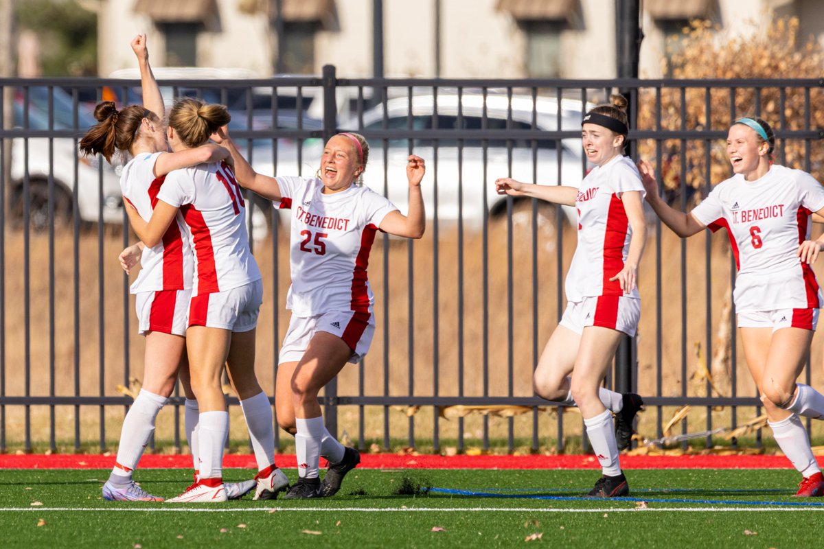 .@CSB_Athletics nominee for Athlete of the Year Abby Willenbring of @CSBsoccer, accounting major of Lino Lakes, Minn., was named All @MIACathletics, all-region & @UnitedCoaches Scholar All-America in leading CSB to an 8-2-1 mark (2nd, MIAC) & 12-5-1 record.  

#BennieNationProud