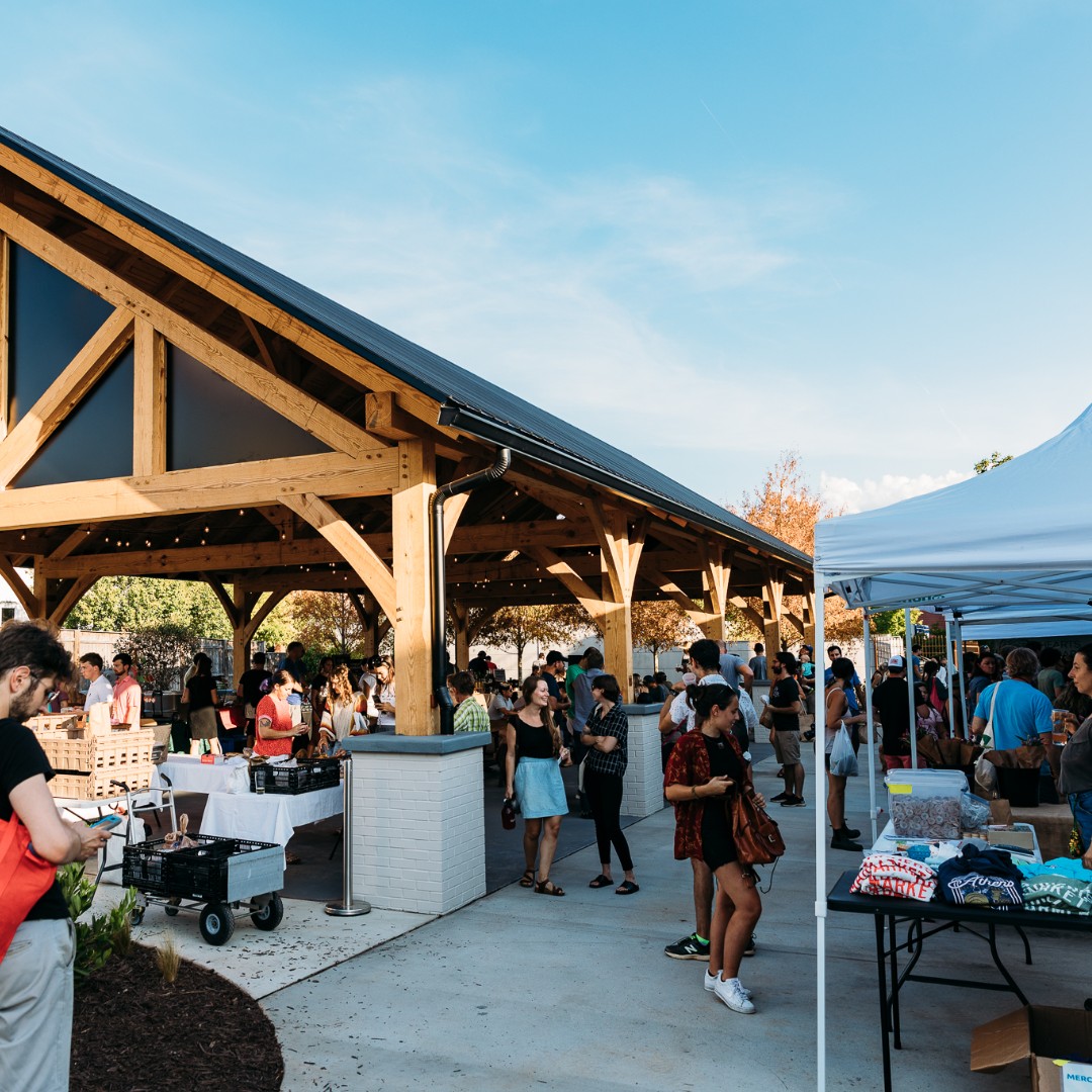 Our friends Athens Farmers Market are here every week through November 👨‍🌾👩‍🌾 Join us at the Athens Taproom today and every Wednesday, 5-8 PM! Don't miss a chance to grab fresh, local produce as well as amazing dishes and carefully created crafts - all while enjoying #goodcoldbeer