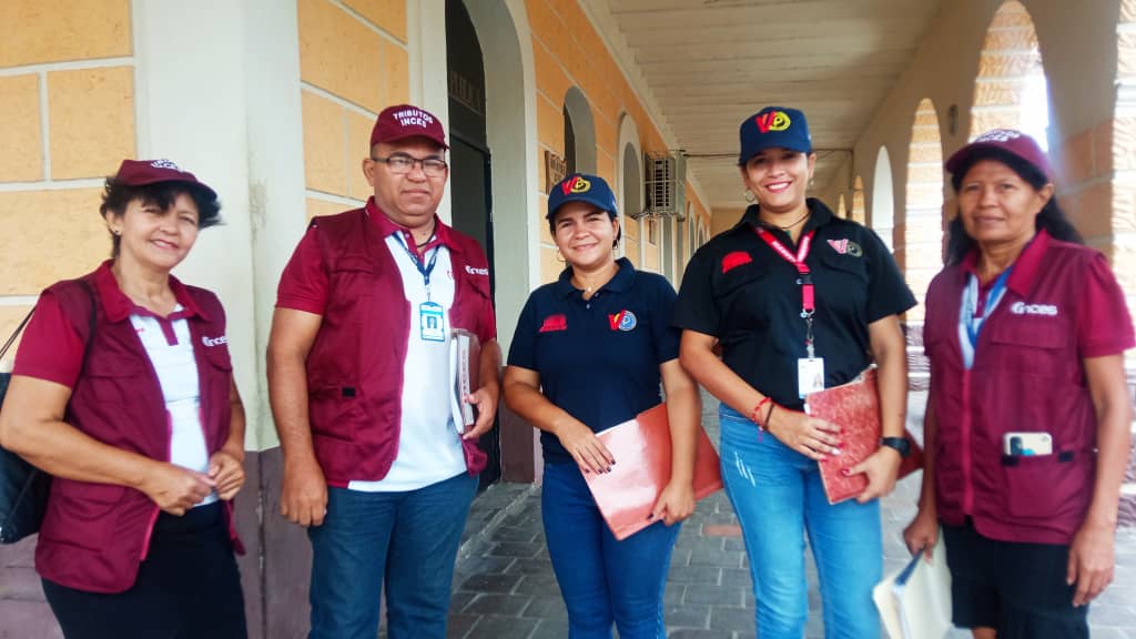 Banavihaldia's tweet photo. #BanavihApure🇻🇪||En trabajo conjunto con #IncesApure, se llevó a cabo una #JornadaDeFiscalización a empresas ubicadas en la AV. Puente María Nieves y Paseo Libertador.
Acción que brindó asesorías jurídicas y técnicas a nuestros empleadores en el proceso del FAOV. https://t.co/FeV5yuxlDO