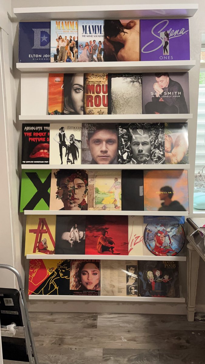 MissMandyB123's tweet photo. finally got around to displaying my vinyl ☺️ v pleased https://t.co/wfJjtzXS2O