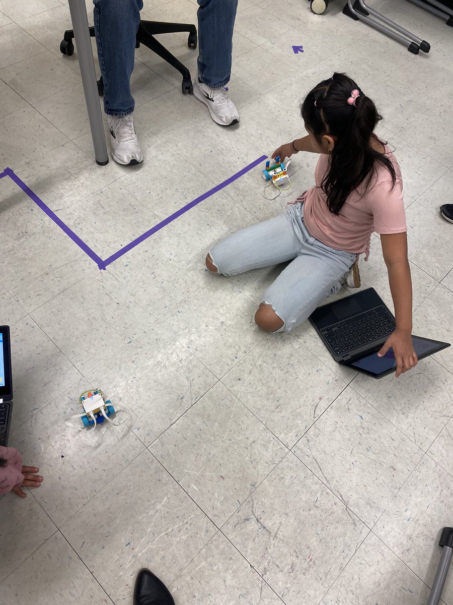 Miss Anderson tweet media