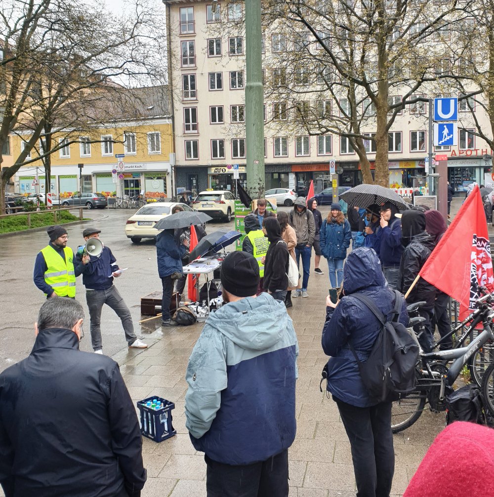 FAUMuenchen's tweet photo. Nachtrag zur diesjährigen gemeinsamen #1Mai Kundgebung am #Goetheplatz in #München. Beteiligt waren neben der #FAU die #IWW München, die Gruppe #FeministischerStreik München und das Solidarity Network Dachau. Hier geht's weiter: https://t.co/0LURQRgBiB https://t.co/k08k7sWJ2W