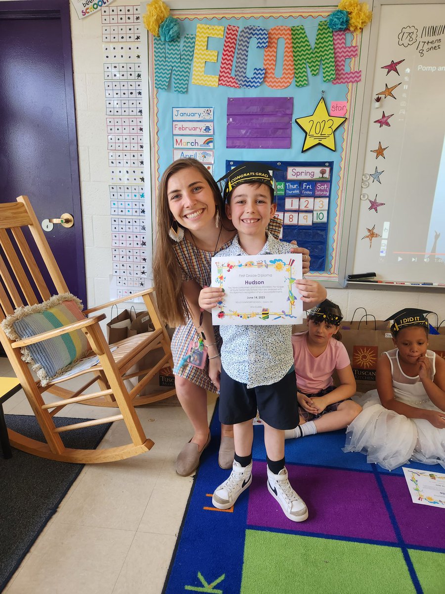 CuddySoule's tweet photo. Team 9’s First Grade Graduation! 🎓 I am SO proud of you!!! https://t.co/F1hyFY9xe8
