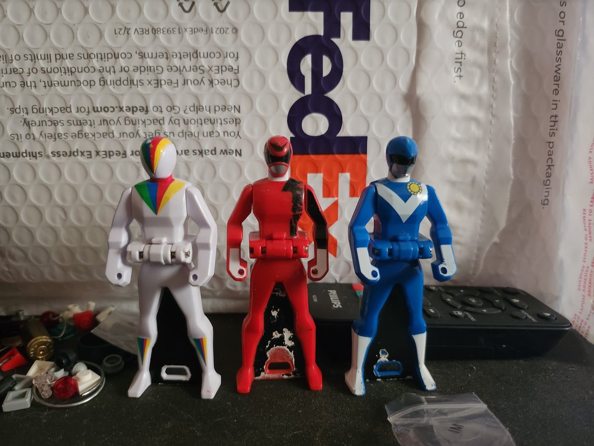 aquick98aq's tweet photo. @MakiMasked I would like to personally thank you for getting this to me, very nicely packaged and I also was surprised by the bonus 3 keys, other then DekaRed needing new stickers everything is in pretty good condition, again thank you and I hope to purchase from you again soon ✨️✨️✨️ https://t.co/fOReshpEyT