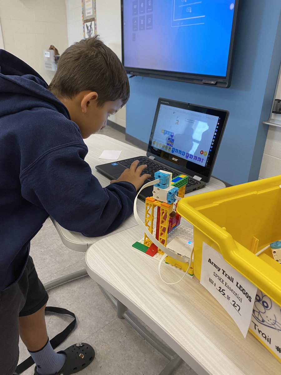 Miss Anderson tweet media