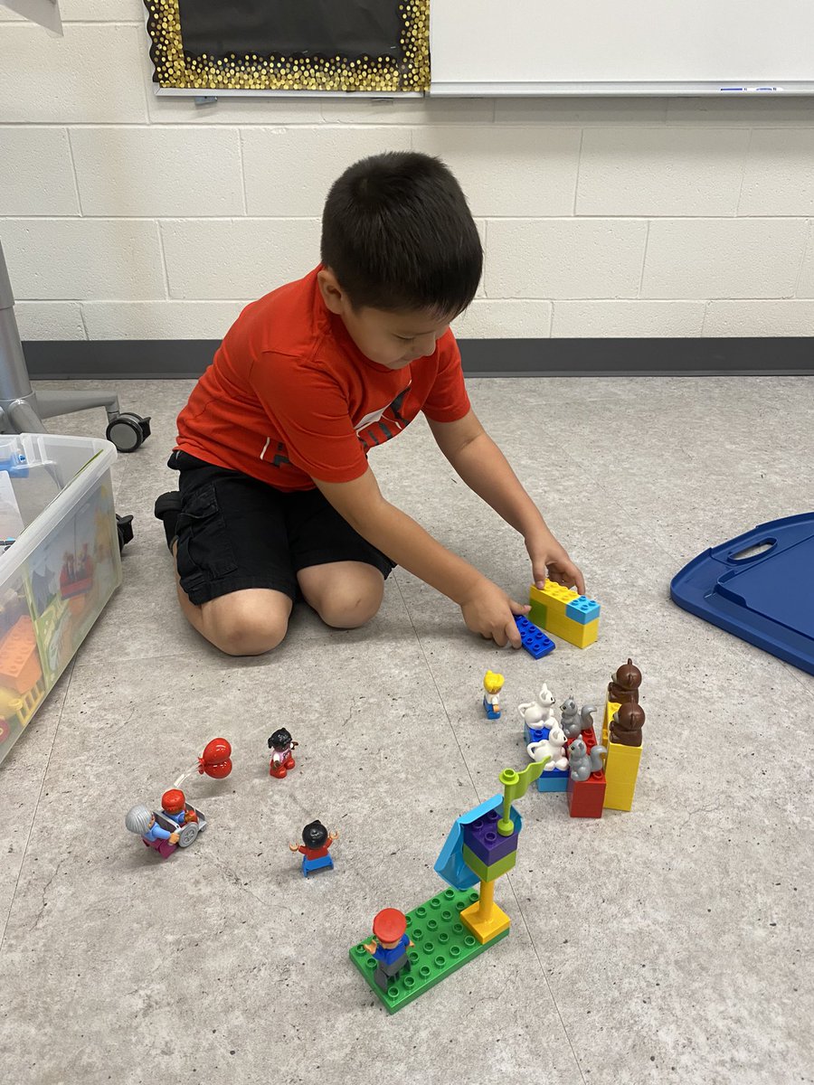 Miss Anderson tweet media