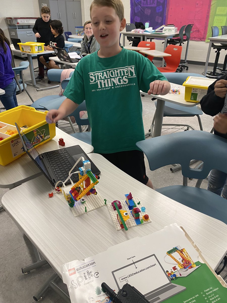 Miss Anderson tweet media