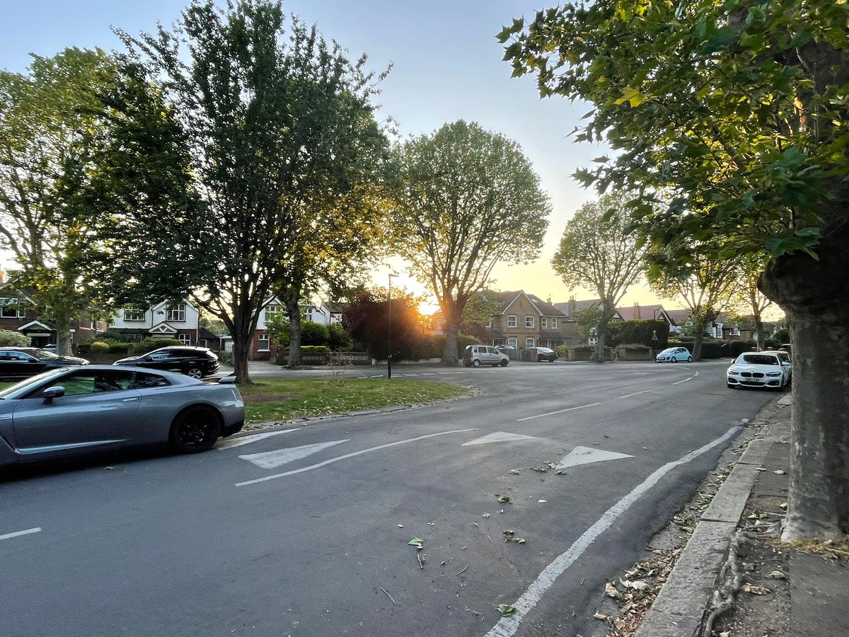 devadam88's tweet image. Day 18 of #100DaysOfRunning

5 minute run today around my local town - just to give myself an easier ride for a 'breather'. 

This is South West London - a nice street, I don't live on this street, but it makes for a good picture!