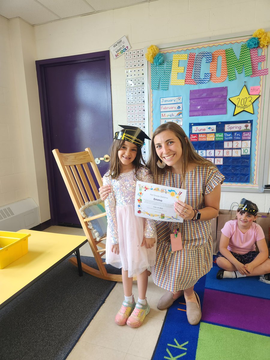 CuddySoule's tweet photo. Team 9’s First Grade Graduation! 🎓 https://t.co/W6Ap73oind
