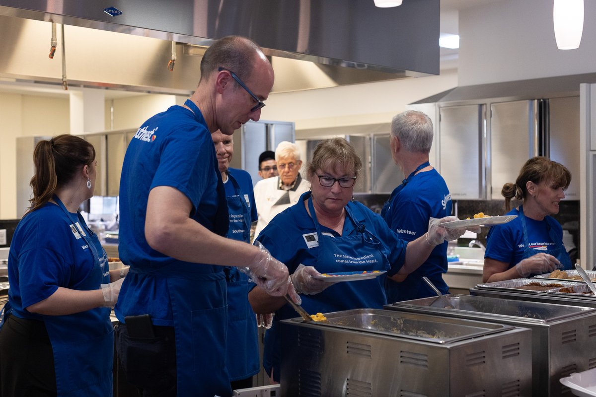 LRutherford_66's tweet photo. Ronald McDonald House Charities (@RMHC) has been one of @SouthwestAir's national nonprofit partners since 1985. I love serving our community alongside my Cohearts. It’s awesome to work for a Company that encourages its Employees to give back. #SouthwestHeart #HeartInAction https://t.co/xYqSEw4AhF