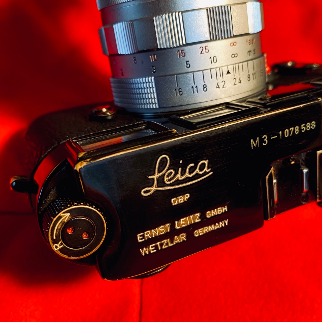 bluemooncamera's tweet photo. Blue Moon Camera is pleased to offer for sale a true icon of photographic history -- a 1963 Leica M3 Black Paint. Head over to our Codex blog to read staff member Gabriel Binder's essay on the history of black paint M3s and what if feels like to shoot film with one today. https://t.co/0lxpQID88h