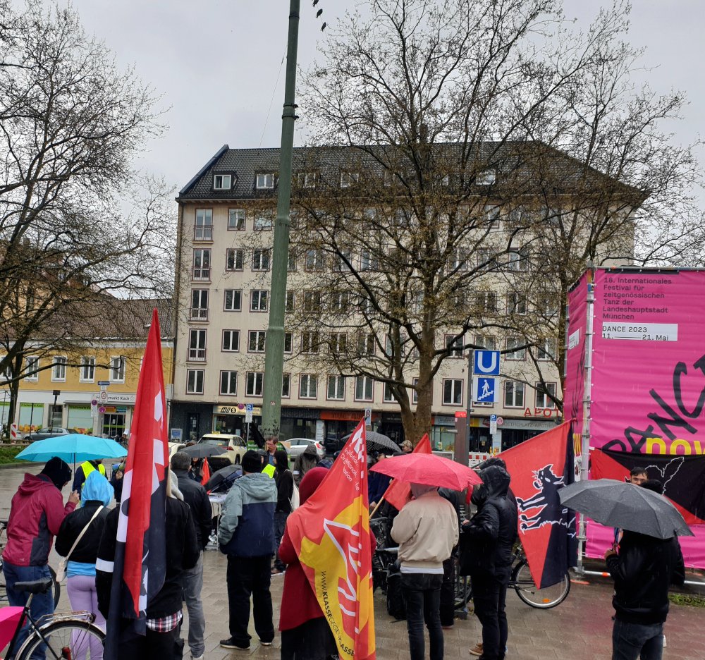 FAUMuenchen's tweet photo. Nachtrag zur diesjährigen gemeinsamen #1Mai Kundgebung am #Goetheplatz in #München. Beteiligt waren neben der #FAU die #IWW München, die Gruppe #FeministischerStreik München und das Solidarity Network Dachau. Hier geht's weiter: https://t.co/0LURQRgBiB https://t.co/k08k7sWJ2W