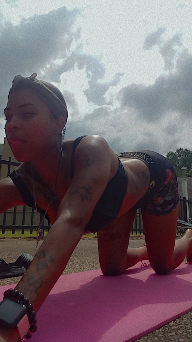 0H_DevourLilith's tweet photo. Yoga by the pool yess #Yoga #PoolFlow #EnjoyTheSun ππ
https://t.co/82uVt2QBqI