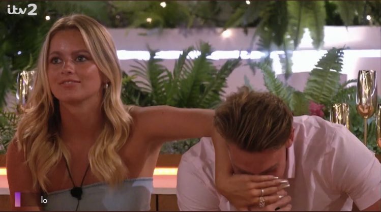 ‘I’m trying more than him’ Mitchell congratulations you have just crossed over into COMPLETELY DESPERATE. My god. #loveisland
