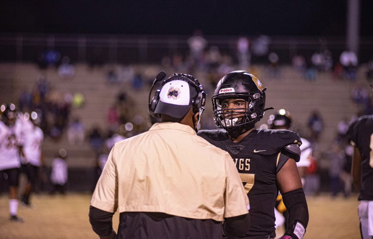 CoachQMac's tweet photo. Congrats to Marte’ Simmons @simmons_marte on signing to attend &amp; play Football for Averett University @AverettFootball….Congrats &amp; GodSpeed on the next Chapter!!! @MCHSAthlete @MCHSFB @_TLantz https://t.co/2rbhlbuBCh