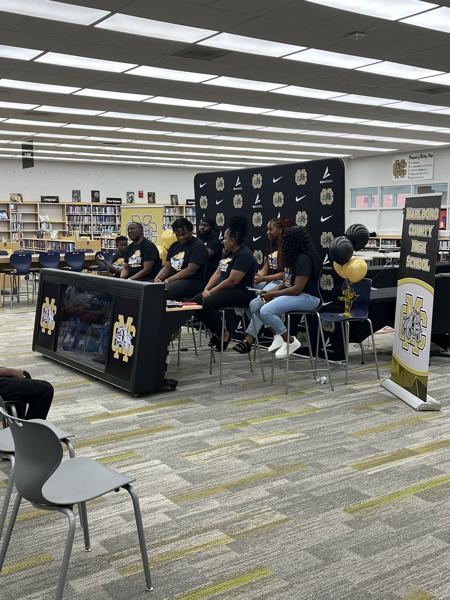 CoachQMac's tweet photo. Congrats to Marte’ Simmons @simmons_marte on signing to attend &amp; play Football for Averett University @AverettFootball….Congrats &amp; GodSpeed on the next Chapter!!! @MCHSAthlete @MCHSFB @_TLantz https://t.co/2rbhlbuBCh