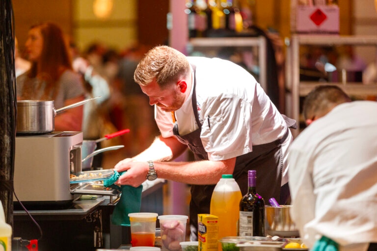 MyBravaHome's tweet photo. The Brava is the perfect tool for the at-home chef and it is LITERALLY used by professional chefs in competitions. Sam Brod won the 2023 Club + Resort Chef of the Year Competition with Brava's help. 👨🍳💡🍽 @clubresortchef
https://t.co/wUsey7u8jr
#BravaBrilliant #BravaHome https://t.co/4V8WOEqFFY