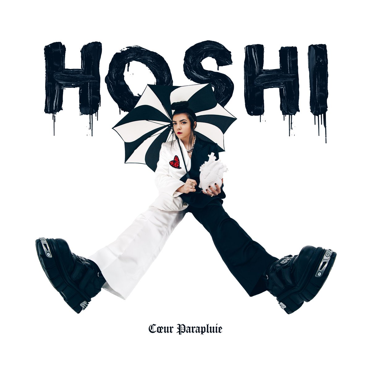 CŒUR PARAPLUIE - le nouvel album de <a href="/HoshiOfficial/">Hoshi</a> sortira le 01.09 🖤☔️ 
Il est déjà disponible en précommande ➡️ hoshimusic-store.com

📷 @emmaskibir