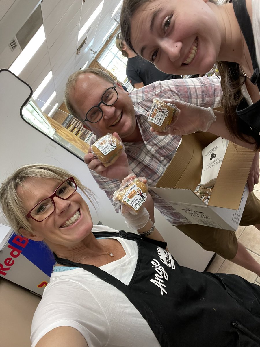 clverleaffarms's tweet photo. Thanks so much to Andrew at Forest Glen Public School for organizing this amazing sandwich competition with your students! @fglwrdsb https://t.co/KnvRA4IWCH