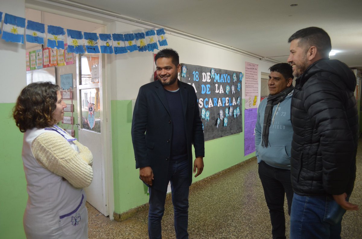 mayalcrt's tweet photo. 👉🏼Con el Consejero Escolar @Martin_JMG visitamos la EP13 de #BellaVista conversamos con sus Directivos sobre los proyectos educativos que tienen pensado para seguir mejorando las propuestas para la comunidad educativa.🏫

#educación #proyectos #futuro #escuelapública https://t.co/WJ5w7sY8Fw