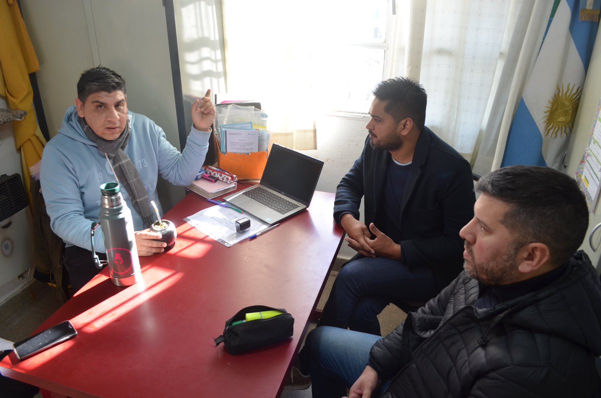 mayalcrt's tweet photo. 👉🏼Con el Consejero Escolar @Martin_JMG visitamos la EP13 de #BellaVista conversamos con sus Directivos sobre los proyectos educativos que tienen pensado para seguir mejorando las propuestas para la comunidad educativa.🏫

#educación #proyectos #futuro #escuelapública https://t.co/WJ5w7sY8Fw