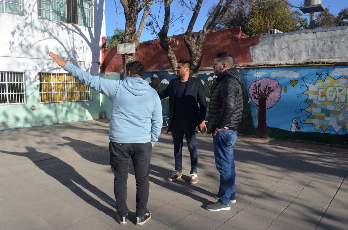 👉🏼Con el Consejero Escolar <a href="/Martin_JMG/">Martín Gamarra</a> visitamos la EP13 de #BellaVista conversamos con sus Directivos sobre los proyectos educativos que tienen pensado para seguir mejorando las propuestas para la comunidad educativa.🏫

#educación #proyectos #futuro #escuelapública