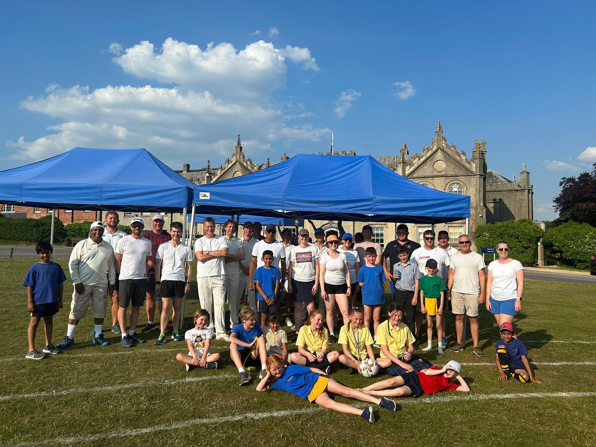 Parents v Staff Cricket this afternoon was fantastic! Thank you for coming! ☀️🏏