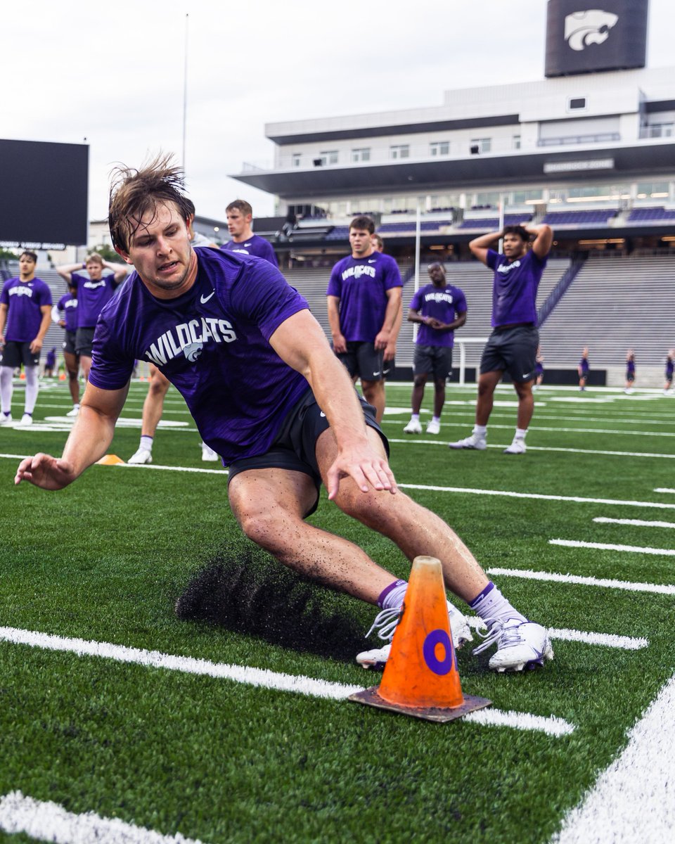 KStateFB's tweet photo. Up to something https://t.co/alvs9YdrEj