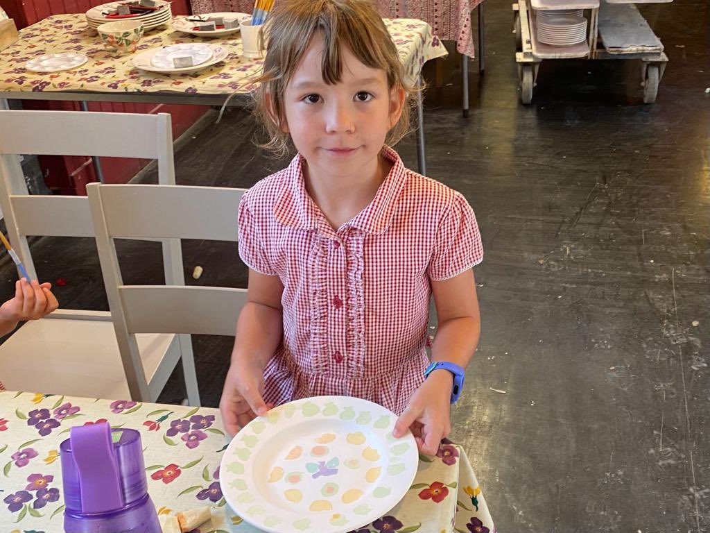 Today it was 2ZM’s turn to visit the Emma Bridgewater Factory!  They were so excited to paint their own plates and tour the factory. Thank you @EmmaBridgewater